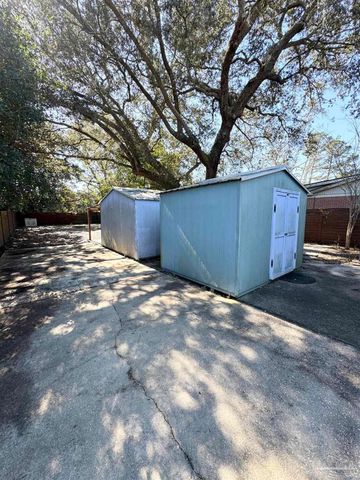 1010 Hawthorn Dr, Pensacola, FL 32507