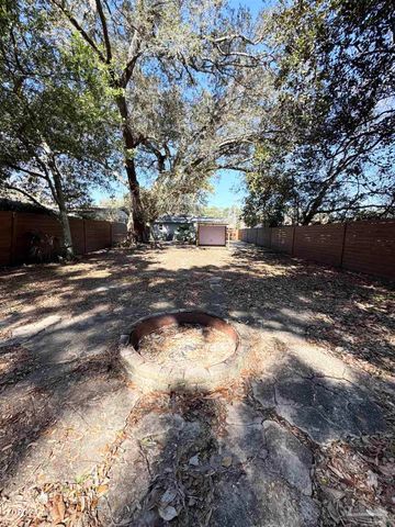 1010 Hawthorn Dr, Pensacola, FL 32507