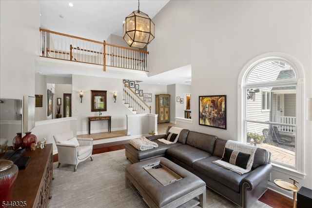 2 Scenic Hills Ct, Montgomery Twp., NJ 08502