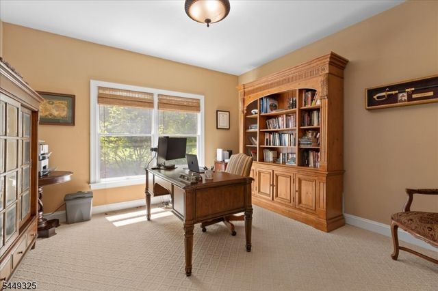 2 Scenic Hills Ct, Montgomery Twp., NJ 08502