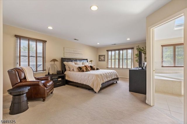 2 Scenic Hills Ct, Montgomery Twp., NJ 08502