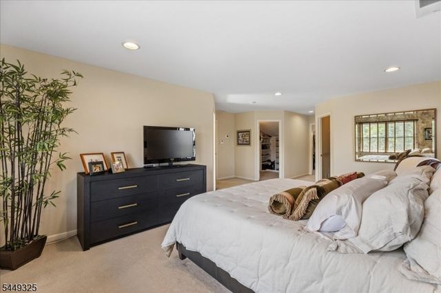 2 Scenic Hills Ct, Montgomery Twp., NJ 08502