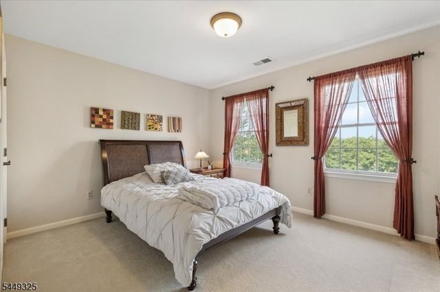 2 Scenic Hills Ct, Montgomery Twp., NJ 08502