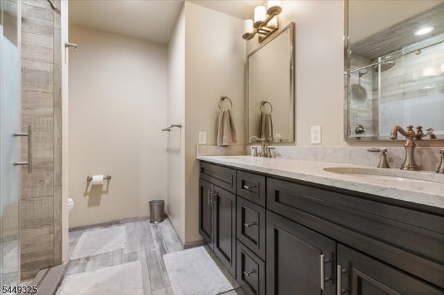 2 Scenic Hills Ct, Montgomery Twp., NJ 08502