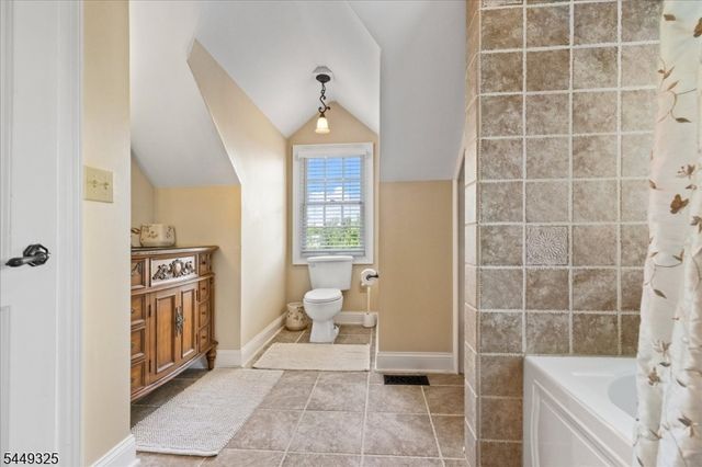 2 Scenic Hills Ct, Montgomery Twp., NJ 08502