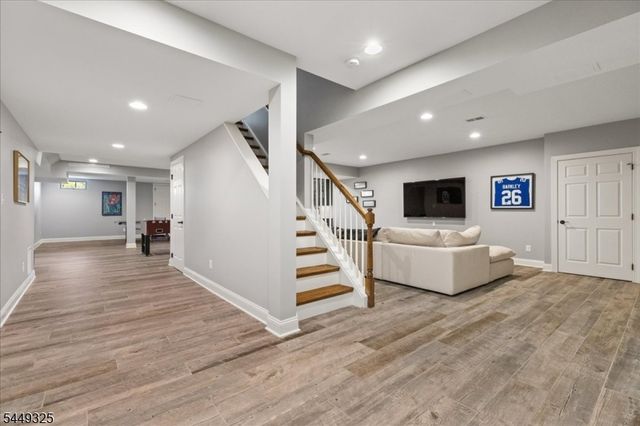 2 Scenic Hills Ct, Montgomery Twp., NJ 08502