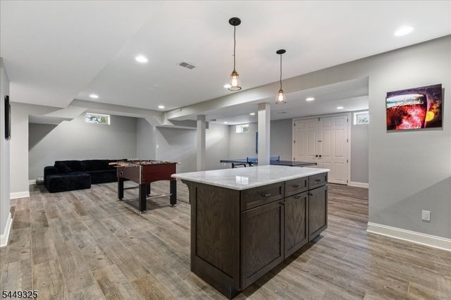 2 Scenic Hills Ct, Montgomery Twp., NJ 08502