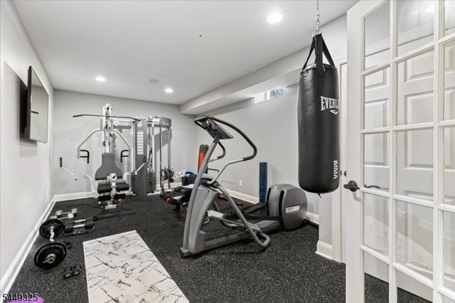 2 Scenic Hills Ct, Montgomery Twp., NJ 08502
