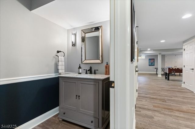 2 Scenic Hills Ct, Montgomery Twp., NJ 08502