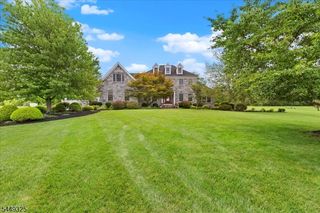 2 Scenic Hills Ct, Montgomery Twp., NJ 08502