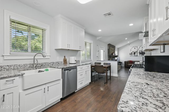 5594 Riverside Drive, Joplin, MO 64804