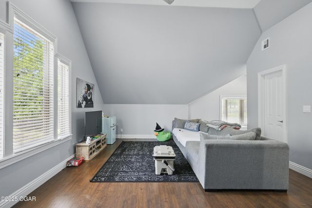 5594 Riverside Drive, Joplin, MO 64804