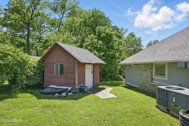 5594 Riverside Drive, Joplin, MO 64804
