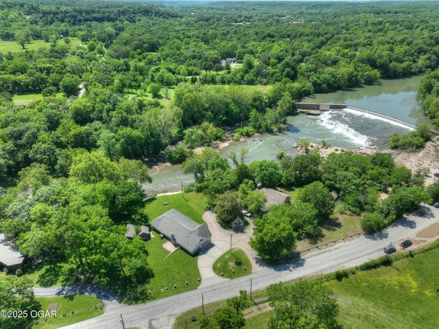 5594 Riverside Drive, Joplin, MO 64804