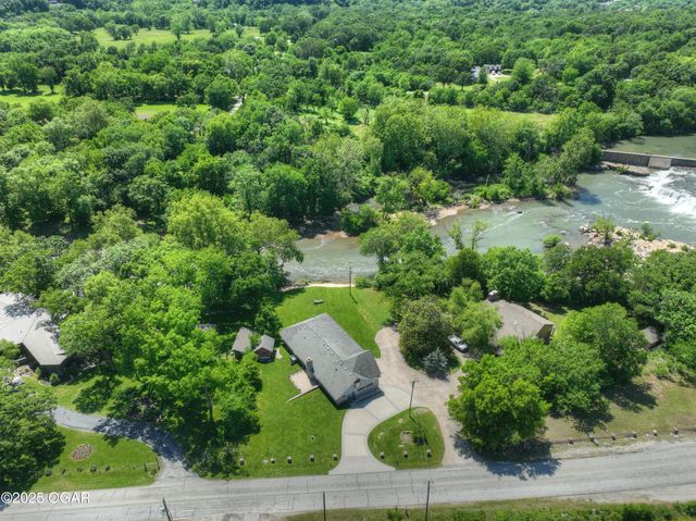 5594 Riverside Drive, Joplin, MO 64804