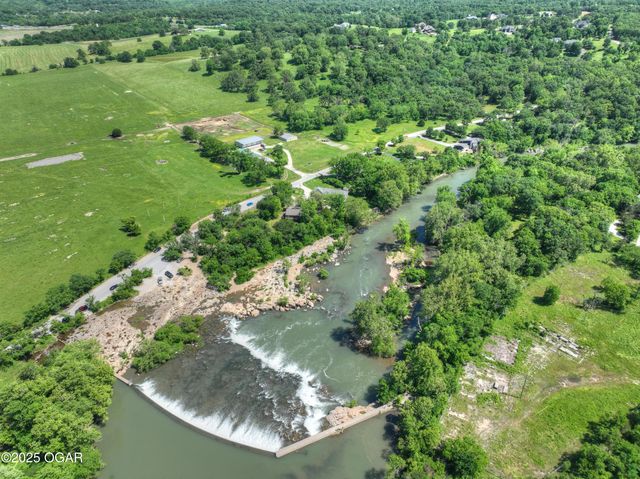 5594 Riverside Drive, Joplin, MO 64804