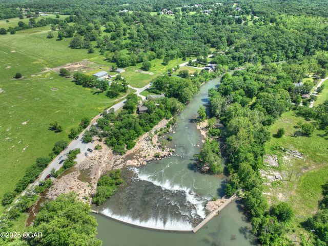 5594 Riverside Drive, Joplin, MO 64804