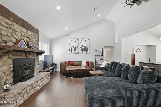 5594 Riverside Drive, Joplin, MO 64804