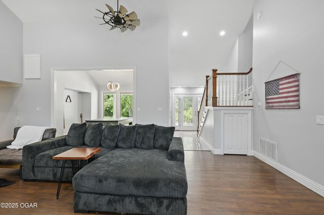 5594 Riverside Drive, Joplin, MO 64804