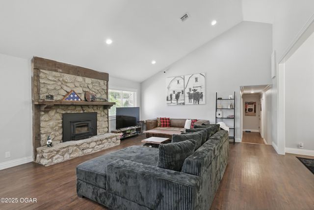 5594 Riverside Drive, Joplin, MO 64804