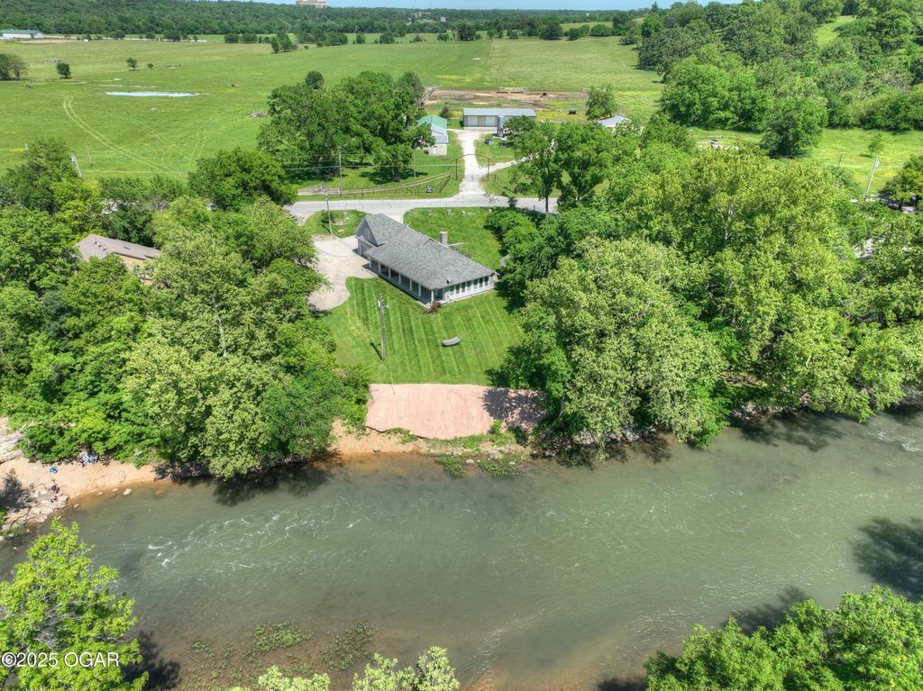 5594 Riverside Drive, Joplin, MO 64804