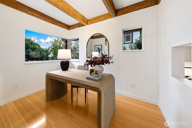 2411 4th Avenue W, Seattle, WA 98119