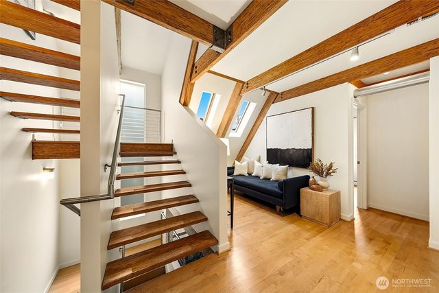 2411 4th Avenue W, Seattle, WA 98119