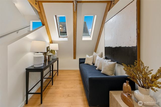 2411 4th Avenue W, Seattle, WA 98119