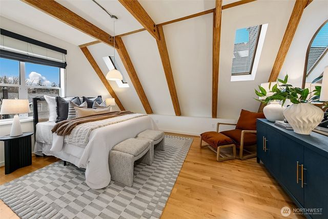 2411 4th Avenue W, Seattle, WA 98119