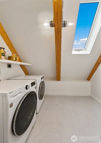 2411 4th Avenue W, Seattle, WA 98119