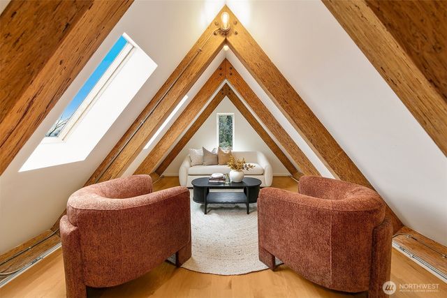 2411 4th Avenue W, Seattle, WA 98119