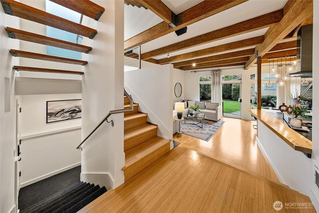 2411 4th Avenue W, Seattle, WA 98119