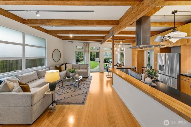 2411 4th Avenue W, Seattle, WA 98119