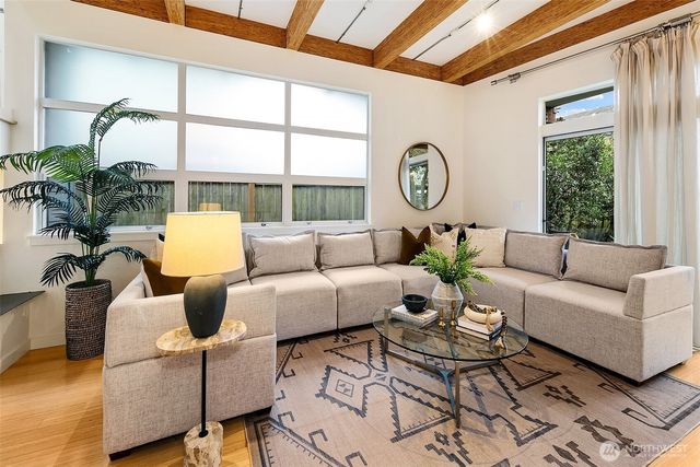 2411 4th Avenue W, Seattle, WA 98119