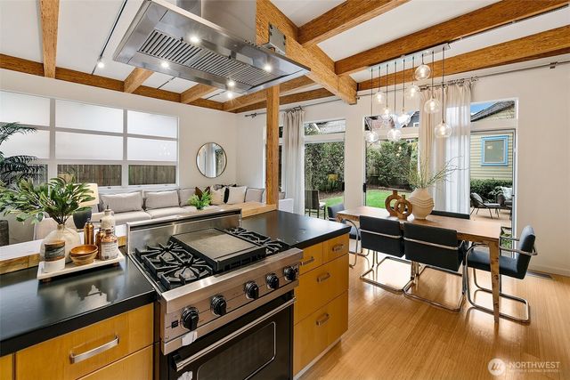 2411 4th Avenue W, Seattle, WA 98119