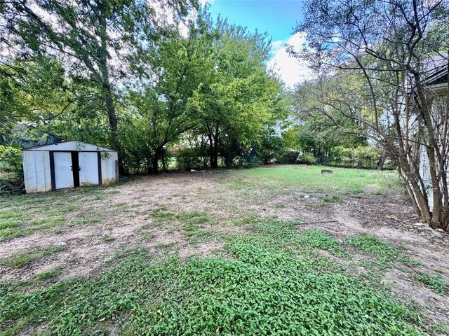 214 S 4th Street, Wills Point, TX 75169