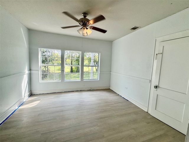 214 S 4th Street, Wills Point, TX 75169