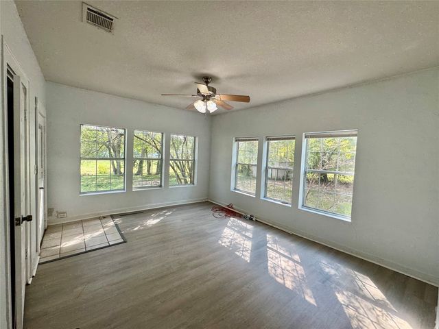 214 S 4th Street, Wills Point, TX 75169