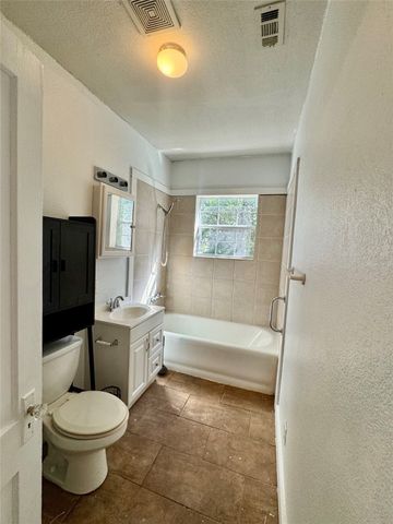 214 S 4th Street, Wills Point, TX 75169