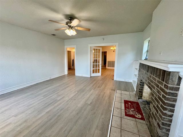 214 S 4th Street, Wills Point, TX 75169