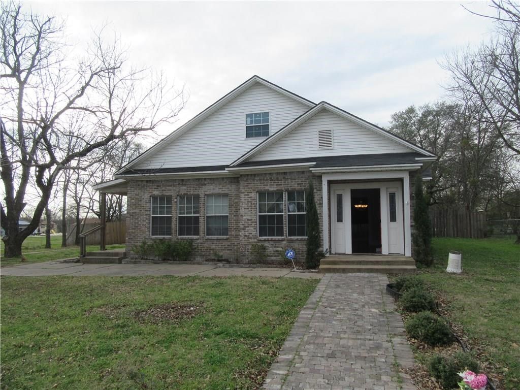 214 S 4th Street, Wills Point, TX 75169