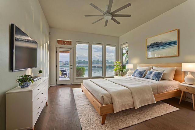 373 Bayshore Drive, Montgomery, TX 77356