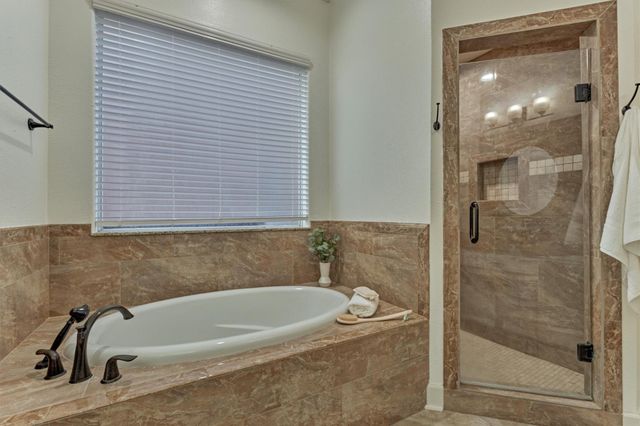 373 Bayshore Drive, Montgomery, TX 77356