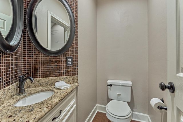 373 Bayshore Drive, Montgomery, TX 77356