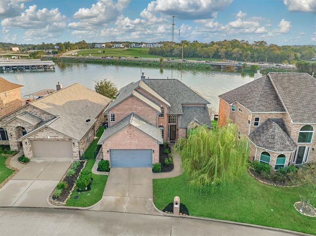 373 Bayshore Drive, Montgomery, TX 77356