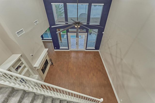 373 Bayshore Drive, Montgomery, TX 77356