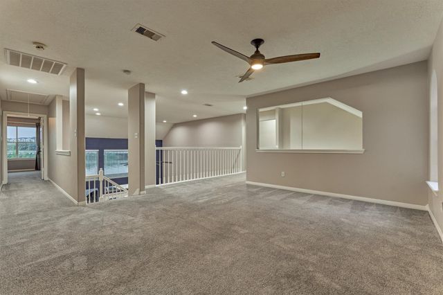 373 Bayshore Drive, Montgomery, TX 77356