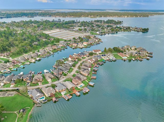 373 Bayshore Drive, Montgomery, TX 77356