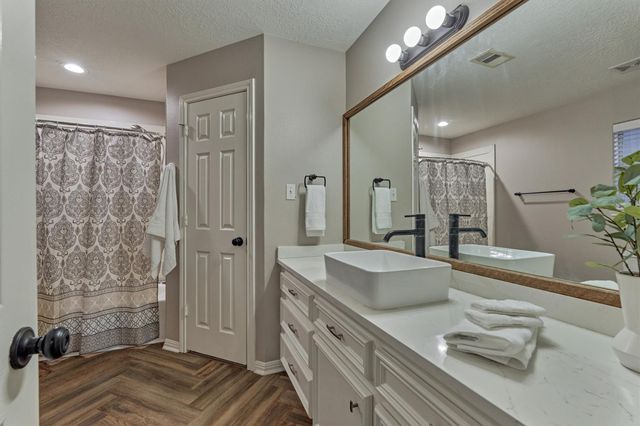 373 Bayshore Drive, Montgomery, TX 77356