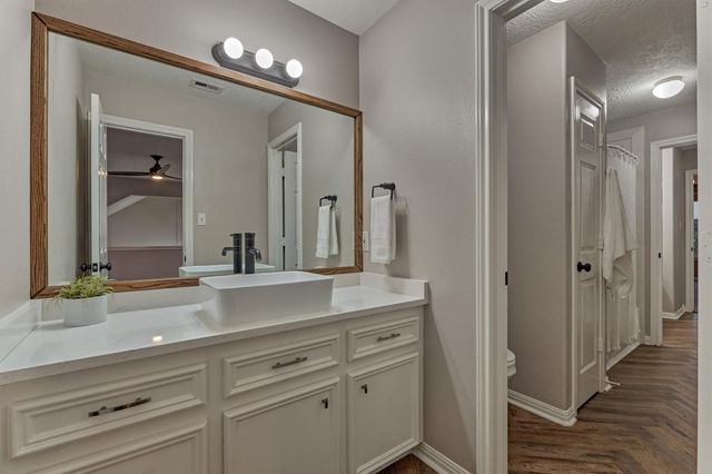 373 Bayshore Drive, Montgomery, TX 77356